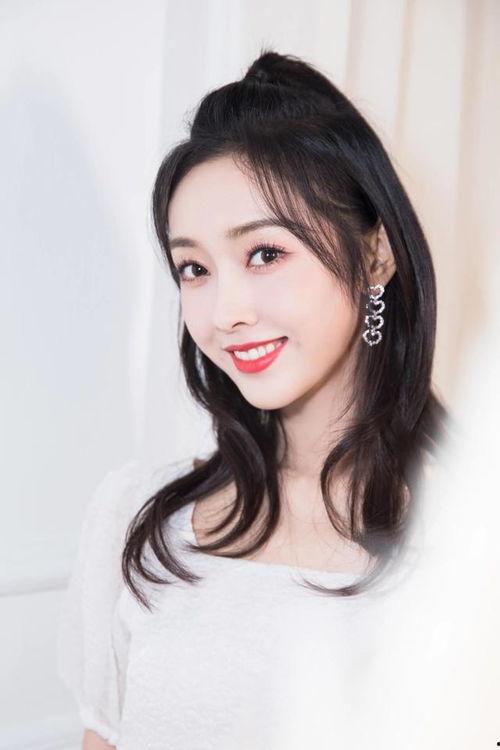 宣璐最新爆料消息新闻视频,揭秘幕后的精彩瞬间！